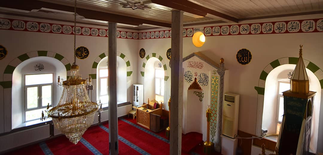 Akçapınar Mahallesi Camii ve Çeşmesi